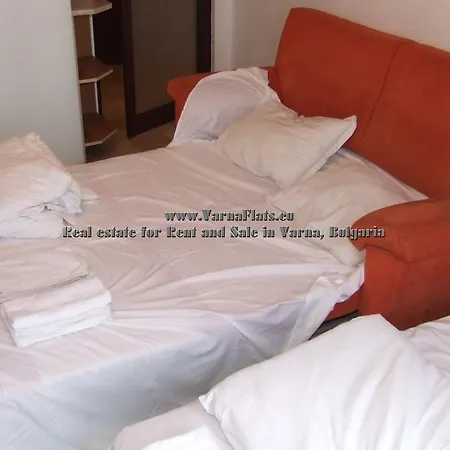 Flats Eu - The Central Railway Station 2* Varna