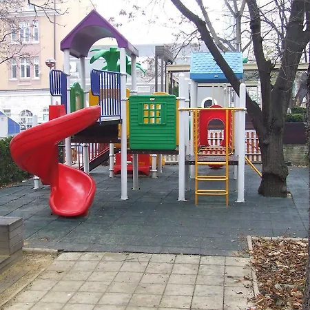 Konukevi Flats Eu - The Central Railway Station Varna