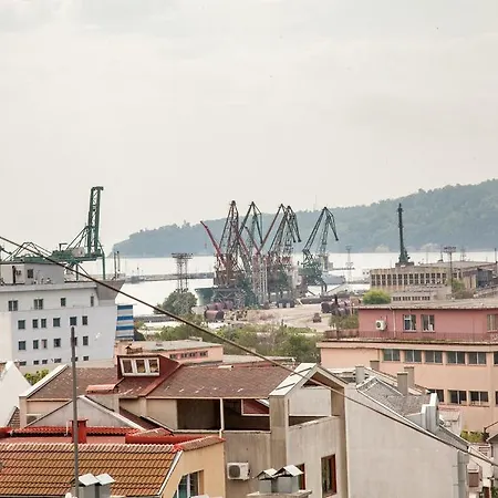 Konukevi Flats Eu - The Central Railway Station 2*